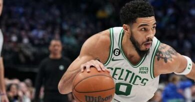 Lezione dei Boston Celtics ai Dallas Mavericks